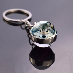 Wolf and Moon Keychain Glass Ball Pendant Crystal Ball Jewelry Fashion Wolf Head Sphere Keyring Animal Key Chain Men Women Gift